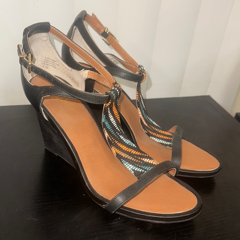 Seychelles anthropologie womans leather wedge sandal size 9.5